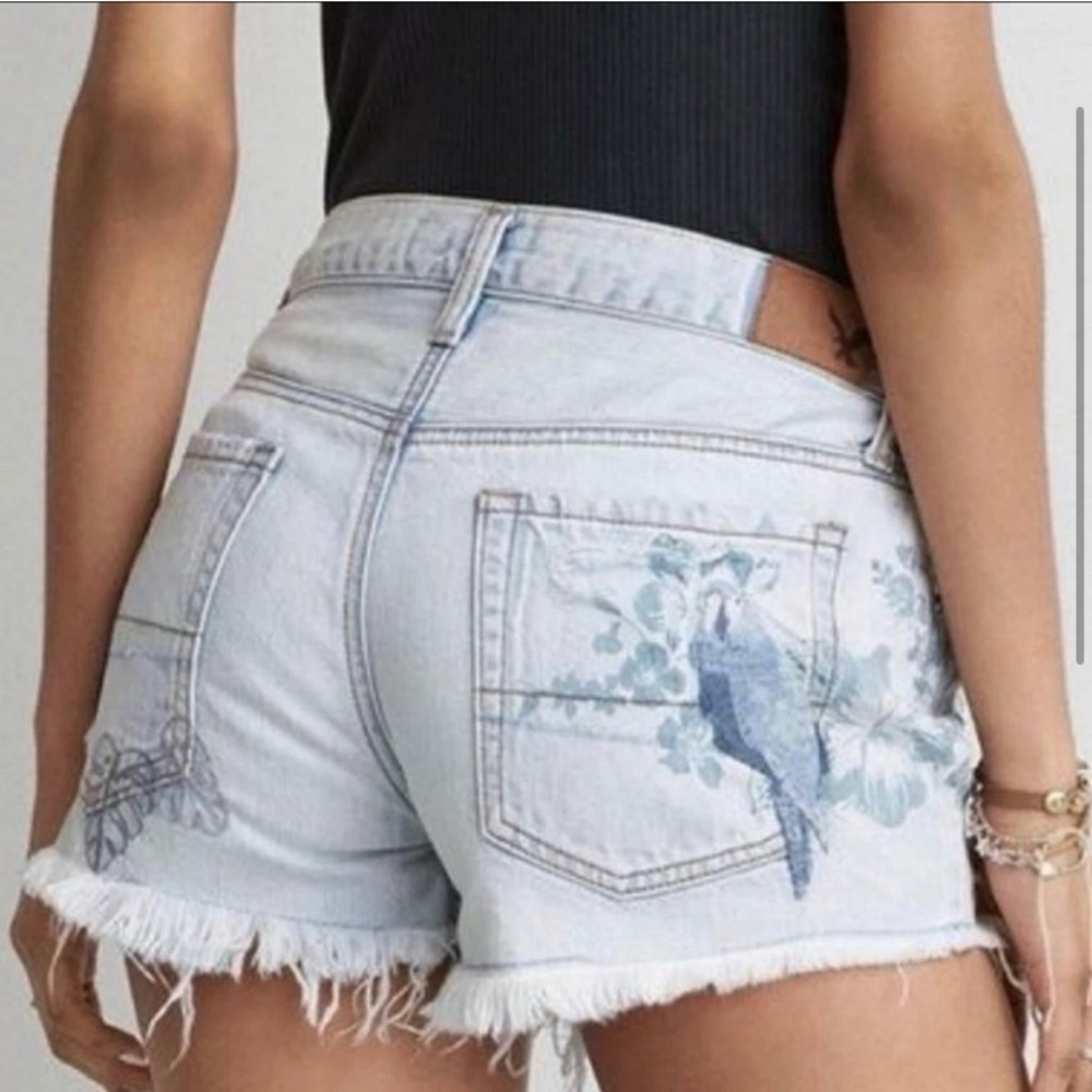 American Eagle Embroidered Denim Shorts Size 10
